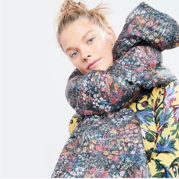 J Crew Liberty Floral Puffer Scarf Wrap Flowers Quilted Shawl New NWT - Picture 1 of 6